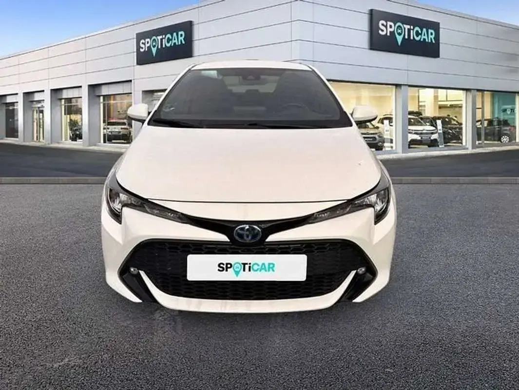 Usado Toyota Corolla Active 122 CV (89 kW) 2021 Blanco Berlina