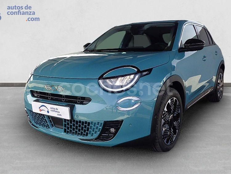 Azul Usado 2024 Fiat 600 La Prima SUV | 21.990 € (Super precio) - Imagen 1/4
