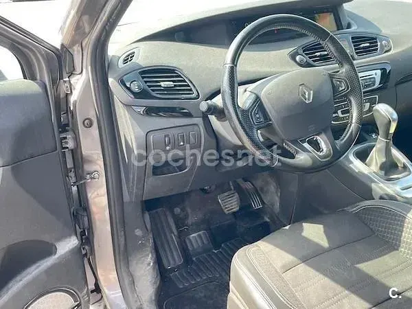 Usado Renault Scénic III Bose Edition 110 CV (80 kW) 2014 Gris / plata Monovolumen