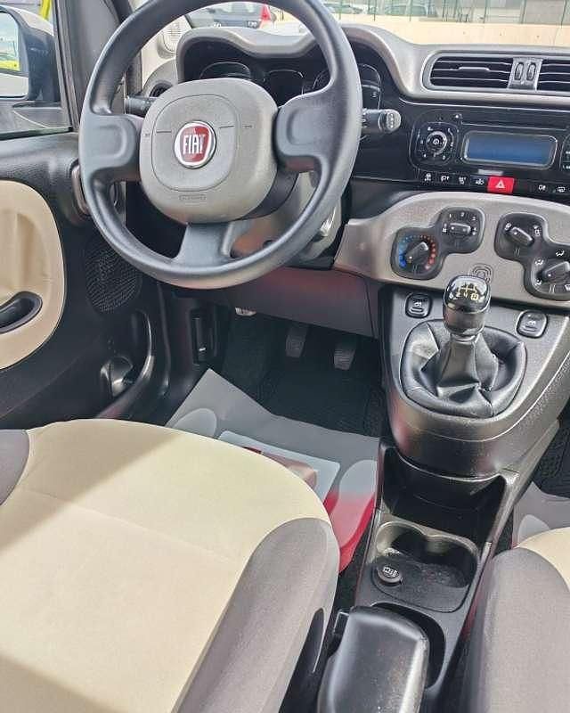 Usado Fiat Panda Lounge 69 CV (50 kW) 2013 Beige Utilitario