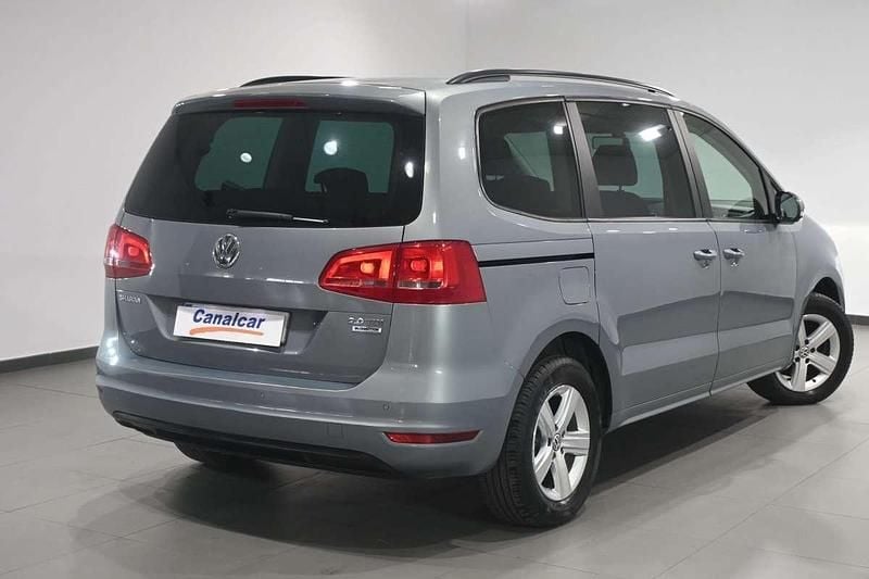 Usado VW Sharan Advance 140 CV (102 kW) 2014 Gris Monovolumen