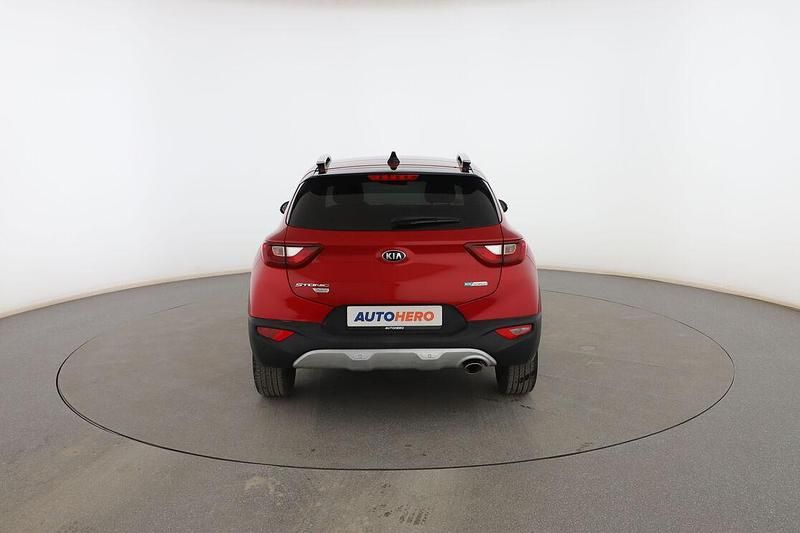Usado Kia Stonic 101 CV (74 kW) 2021 Rojo SUV