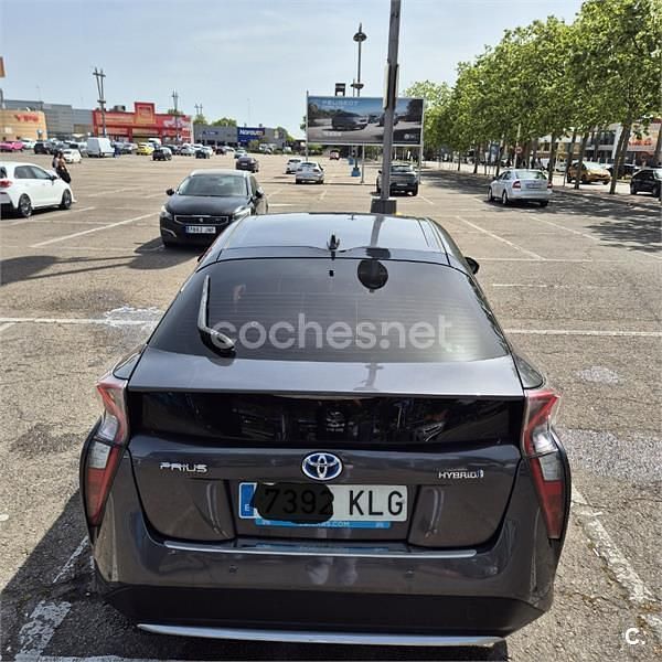 Usado Toyota Prius 122 CV (89 kW) 2018 Gris / plata Utilitario