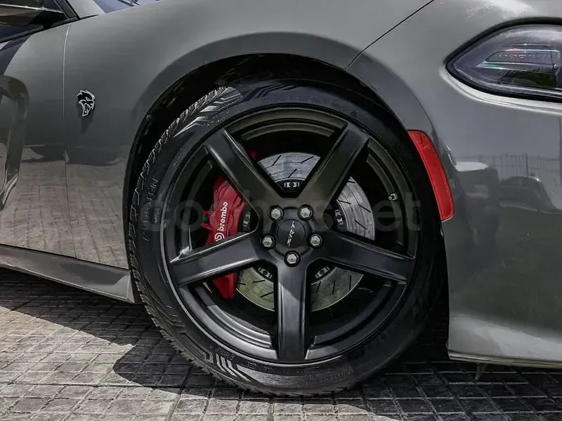 Usado Dodge Charger 370 CV (272 kW) 2018 Gris Berlina