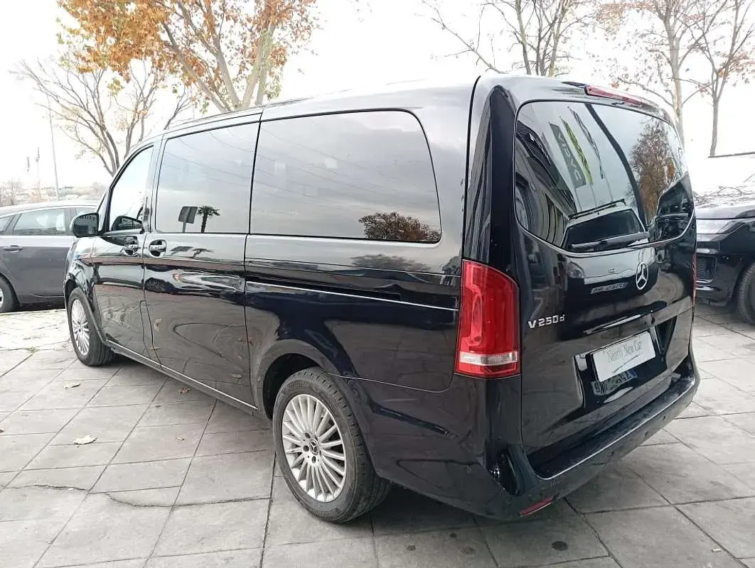Usado Mercedes V250 190 CV (139 kW) 2021 Negro Monovolumen