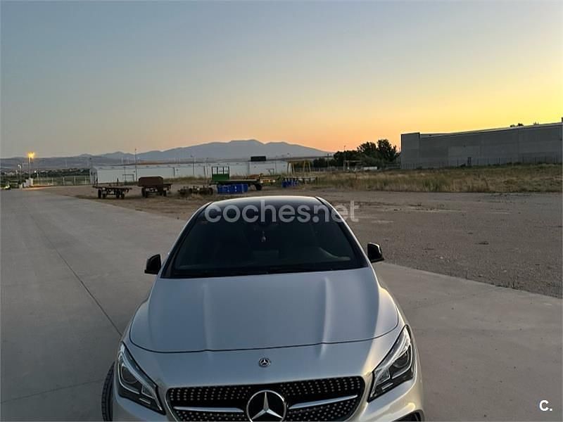 Gris / plata Usado 2018 Mercedes CLA200 Berlina | 20.000 € - Imagen 1/4