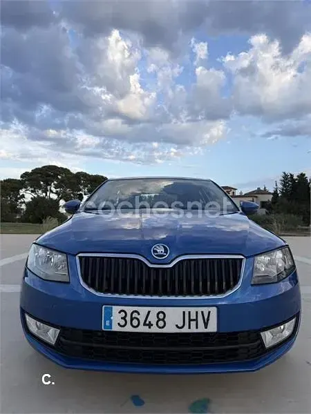 Usado Skoda Octavia Ambition 105 CV (77 kW) 2015 Azul Familiar