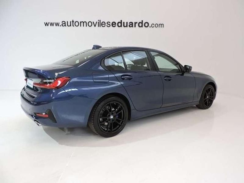 Usado BMW 318 Advantage 150 CV (110 kW) 2021 Azul Berlina