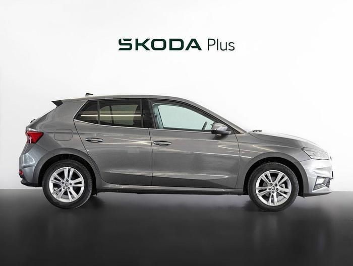 Usado Skoda Fabia Selection 95 CV (69 kW) 2024 Gris Utilitario
