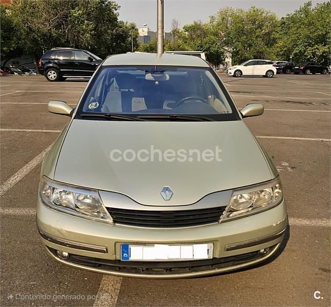Beige Usado 2001 Renault Laguna GrandTour Dynamique Familiar | 2000 € - Imagen 1/4