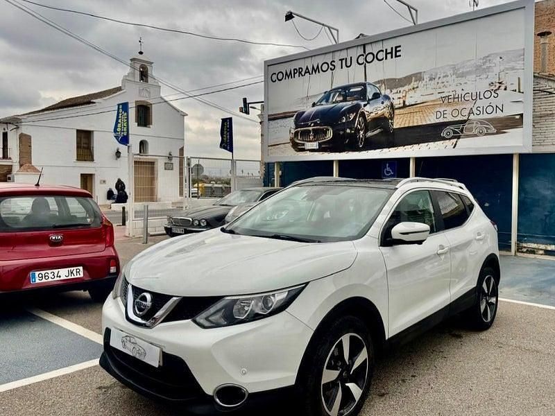Usado Nissan Qashqai N-Connecta 110 CV (80 kW) 2016 Blanco SUV