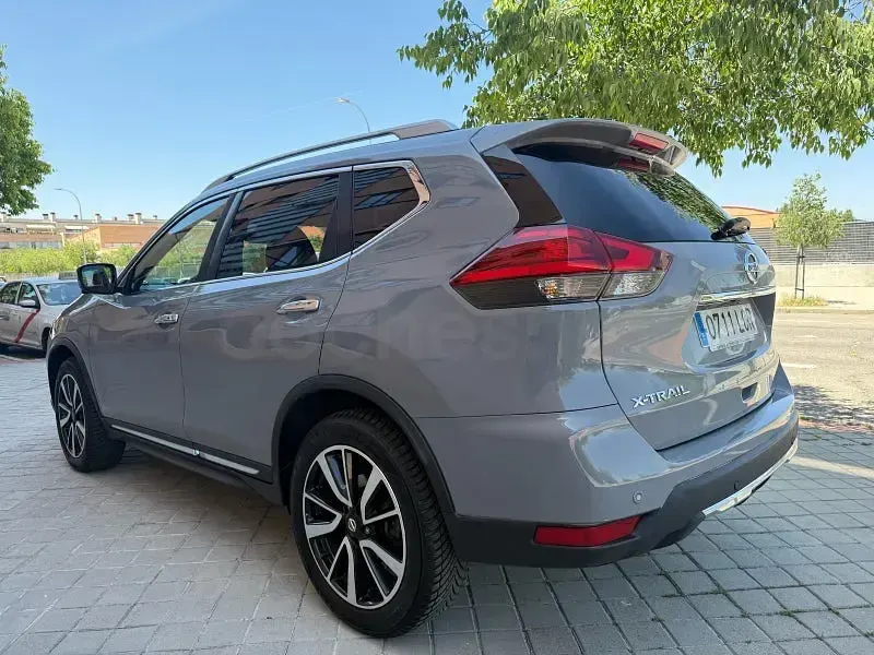 Usado Nissan X-Trail Acenta 150 CV (110 kW) 2019 Gris / plata SUV