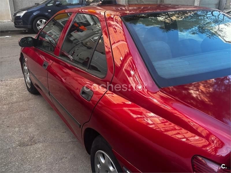 Usado Peugeot 406 112 CV (82 kW) 2000 Granate Berlina