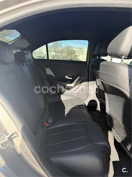 Usado Mercedes A180 136 CV (100 kW) 2020 Gris / plata Berlina