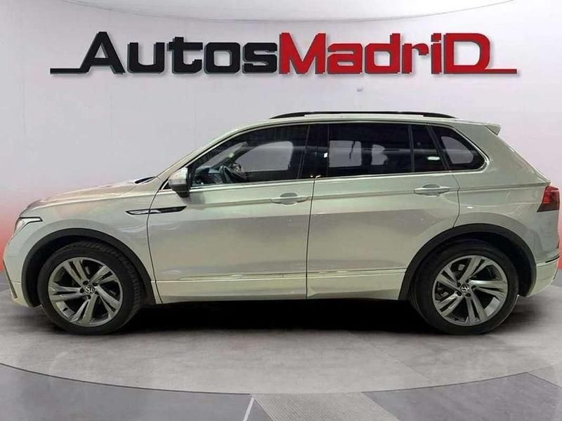 Usado VW Tiguan R-line 150 CV (110 kW) 2021 Plateado SUV
