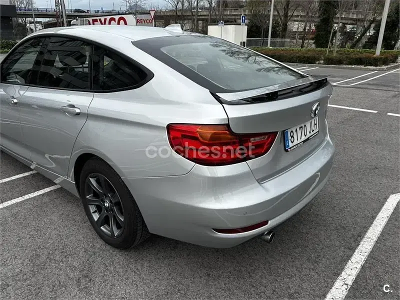 Usado BMW 318 Comfort Edition 143 CV (105 kW) 2013 Gris / plata Berlina