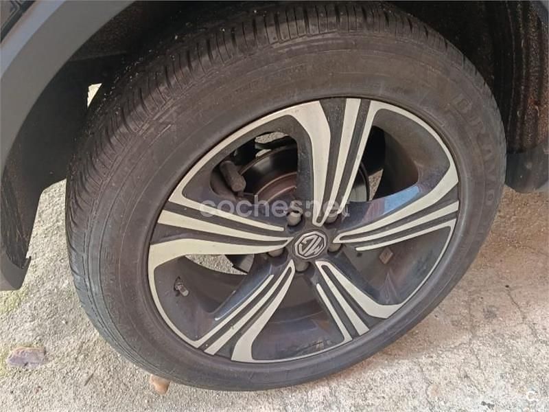 Usado MG ZS Comfort 106 CV (77 kW) 2022 Negro SUV