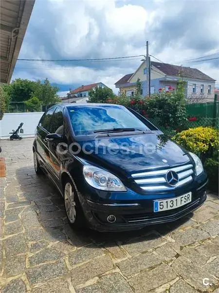 Usado Mercedes B200 140 HP (102 kW) 2007 Preto Monovolume