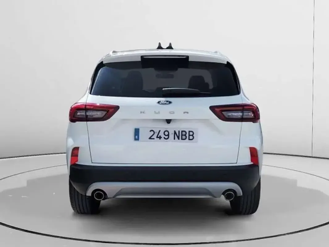 Usado Ford Kuga Titanium 150 CV (110 kW) 2025 Blanco SUV