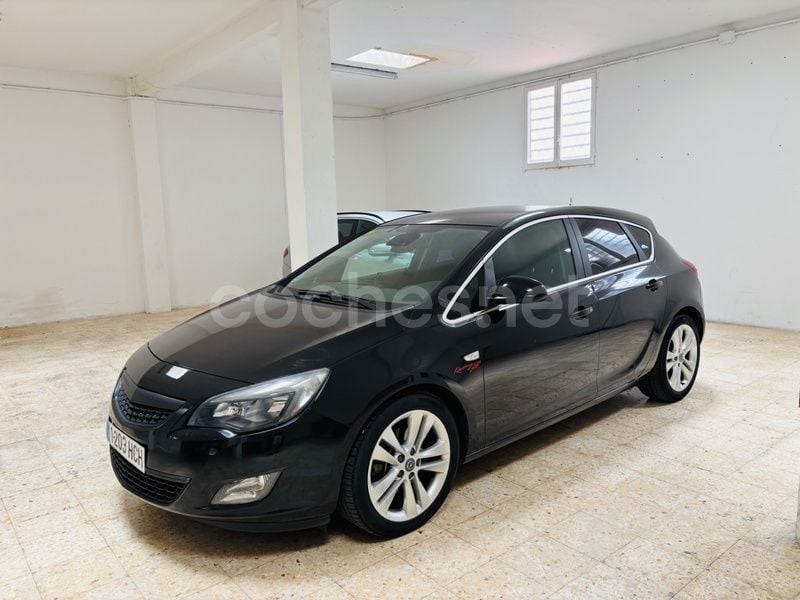 Negro Usado 2011 Opel Astra Sport Berlina | 5490 € (Buen precio) - Imagen 1/4