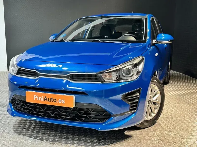 Usado Kia Rio 100 CV (73 kW) 2021 Azul Berlina