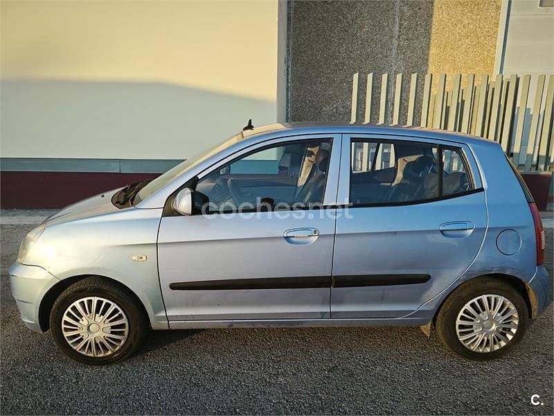 Usado Kia Picanto 61 CV (44 kW) 2007 Azul Utilitario
