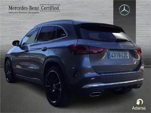 Usado Mercedes GLA200 163 CV (119 kW) 2022 Gris montaña SUV