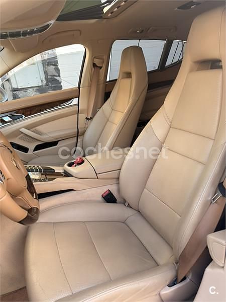 Begagnad Porsche Panamera 400 HK (294 kW) 2011 Vit Halvkombi