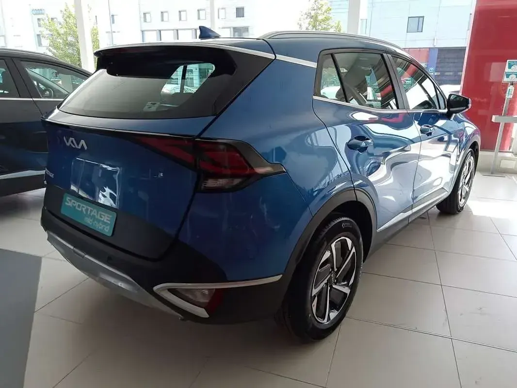 Usado Kia Sportage 159 CV (116 kW) 2024 Azul SUV