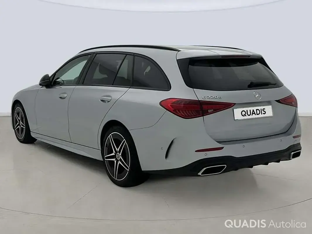 Usado Mercedes C220 200 CV (147 kW) 2025 Gris Familiar