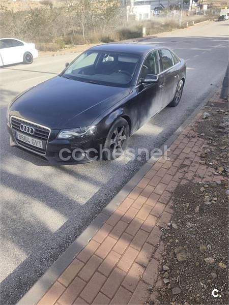 Usado Audi A4 136 CV (100 kW) 2010 Negro Berlina