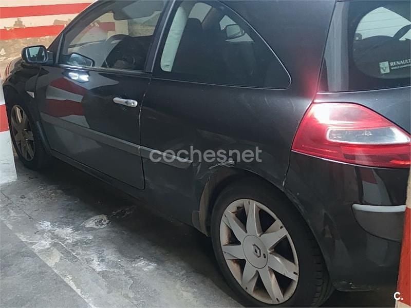 Usado Renault Mégane II Dynamique 105 CV (77 kW) 2008 Negro Berlina