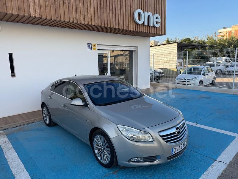 Gris / plata Usado 2013 Opel Insignia Excellence Berlina | 6490 € (Buen precio) - Imagen 1/4