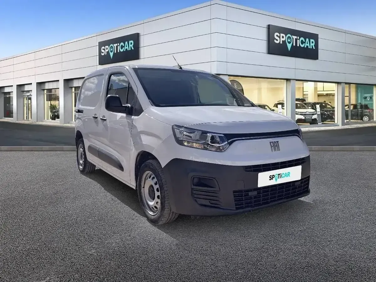 Usado Fiat Doblò S 102 HP (75 kW) 2023 Branco Monovolume