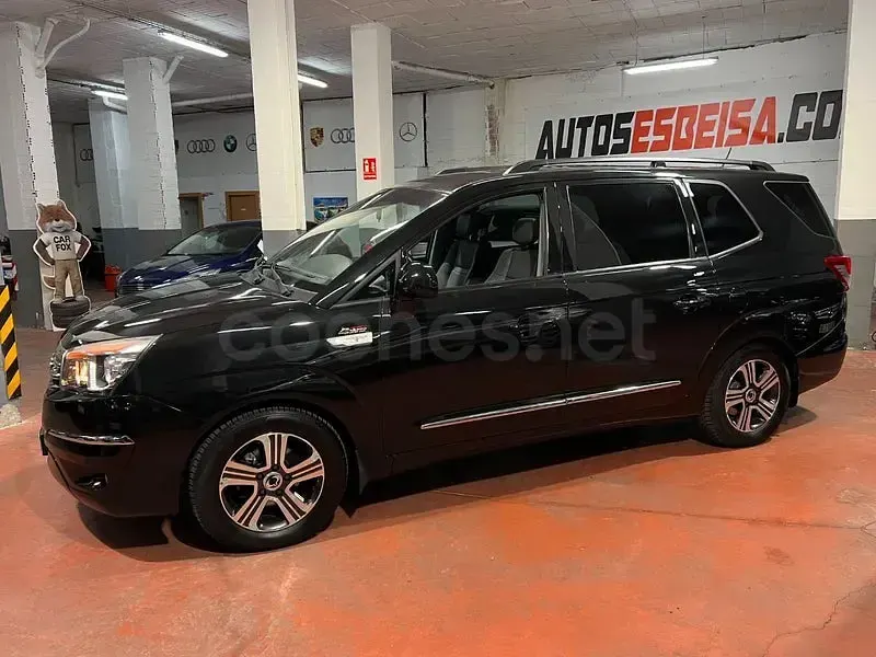 Usado SsangYong Rodius Limited 155 CV (114 kW) 2015 Negro Monovolumen