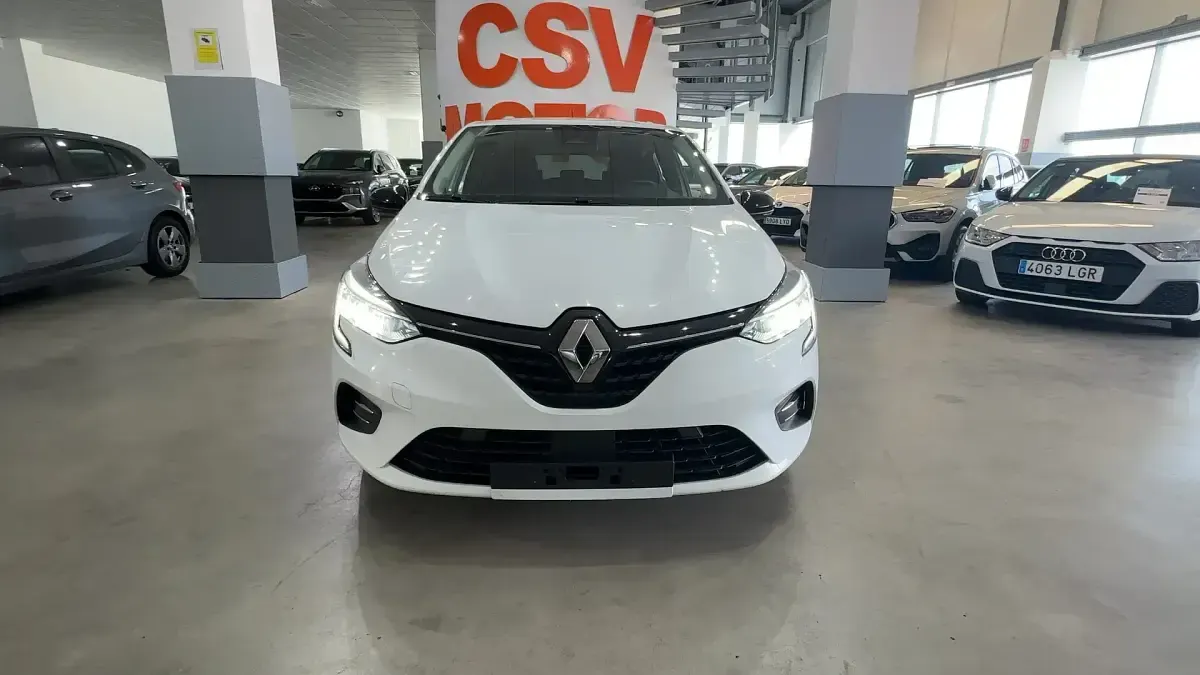 Usado Renault Clio Evolution 145 CV (106 kW) 2023 Blanco Utilitario