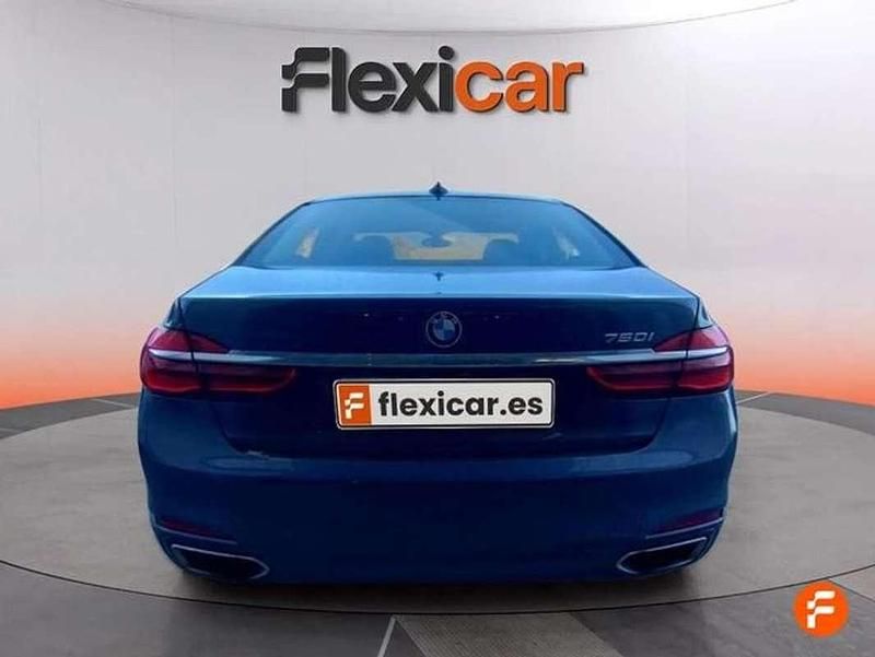 Usado BMW 750 449 CV (330 kW) 2016 Gris Berlina