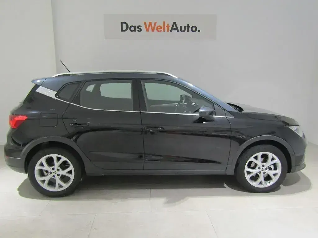 Usado Seat Arona FR 116 CV (85 kW) 2024 Negro SUV
