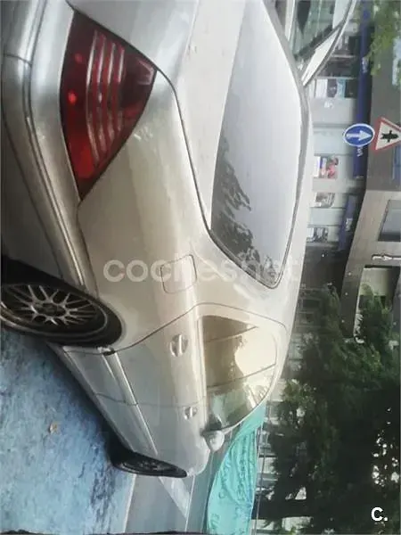 Usado Mercedes S320 204 CV (150 kW) 2005 Gris / plata Berlina