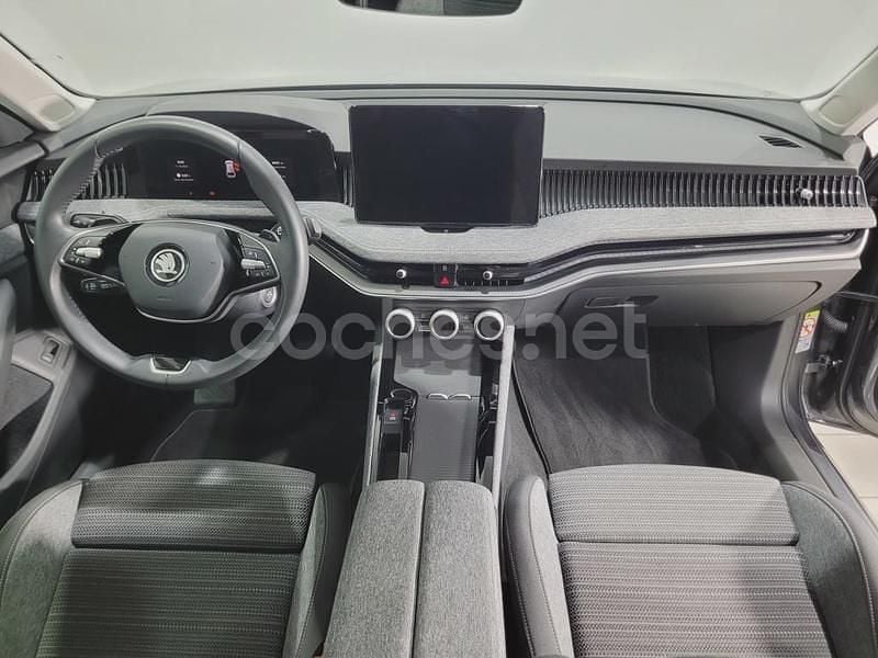 Usado Skoda Superb Selection 150 CV (110 kW) 2024 Gris Familiar