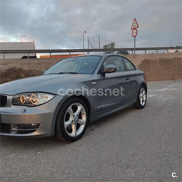 Usado BMW 118 Coupé 143 CV (105 kW) 2010 Gris / plata Coupe