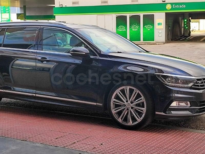 Usado VW Passat Sportline 190 CV (139 kW) 2018 Negro Familiar