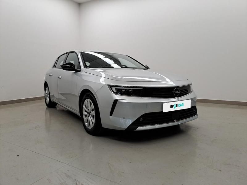 Usado Opel Astra Edition 130 CV (95 kW) 2023 Gris Berlina