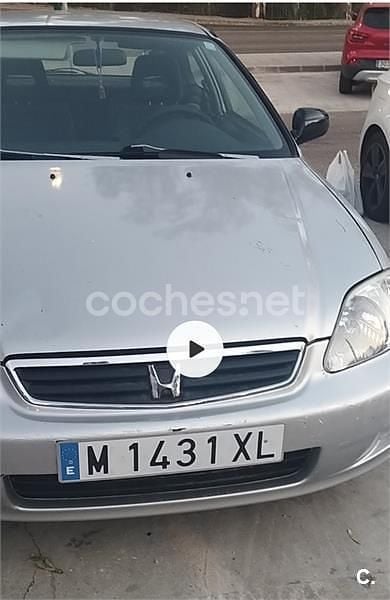 Usado Honda Civic S 90 CV (66 kW) 1998 Gris / plata Berlina