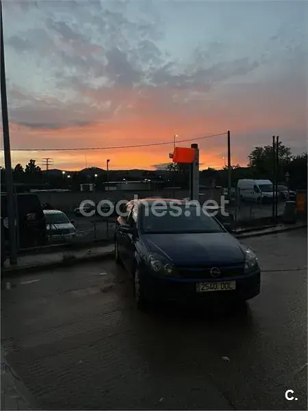 Usado Opel Astra Enjoy 105 CV (77 kW) 2004 Azul Berlina