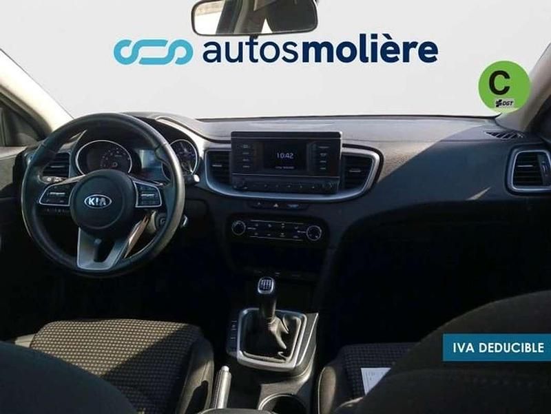 Usado Kia Ceed 120 CV (88 kW) 2021 Rojo Utilitario