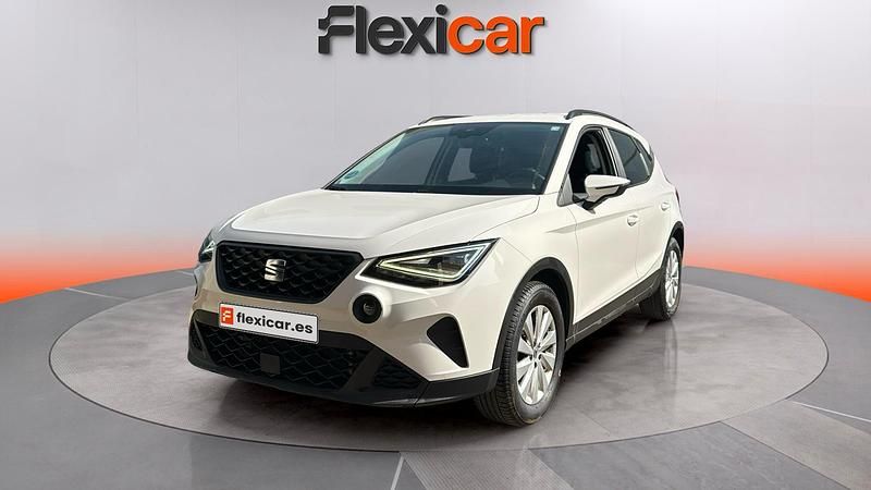 Usado Seat Arona Style 110 CV (80 kW) 2022 Blanco SUV