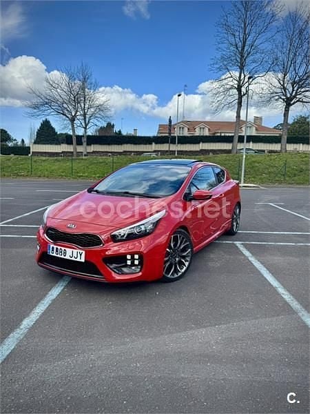 Rojo Usado 2015 Kia Ceed GT GT Berlina | 17.500 € (Precio justo) - Imagen 1/4