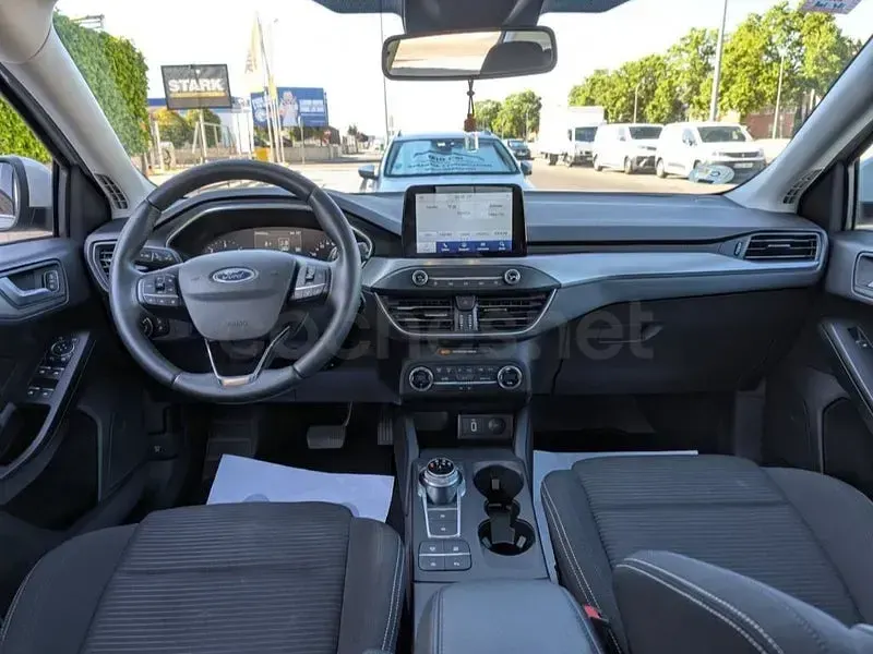 Usado Ford Focus Titanium 150 CV (110 kW) 2020 Gris / plata Berlina