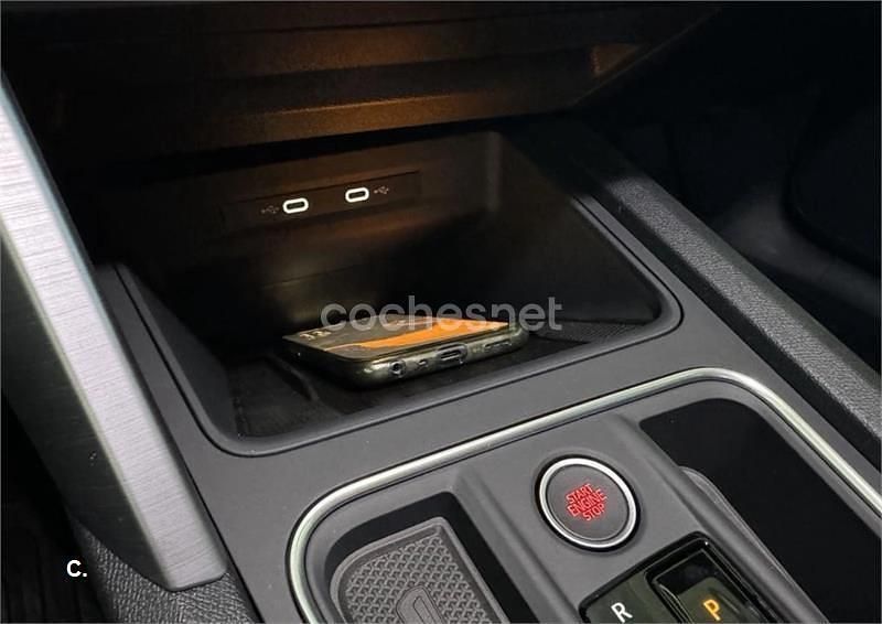 Usado Seat Leon FR 150 CV (110 kW) 2024 Gris / plata Familiar